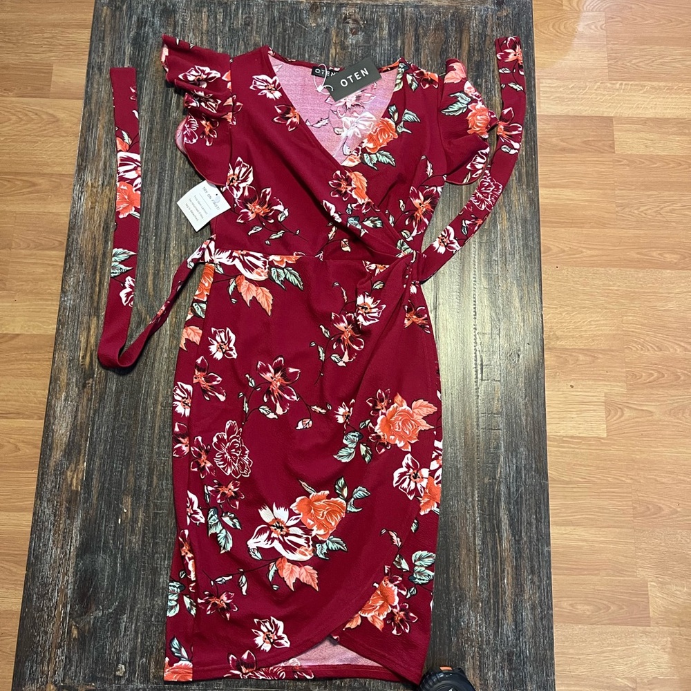 NWT-Elegant Floral Midi Dress - Burgundy